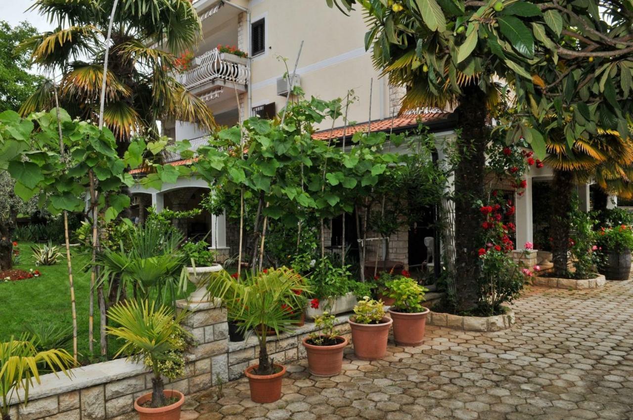 Hotel Haus Liliana Tar-Vabriga Exteriér fotografie
