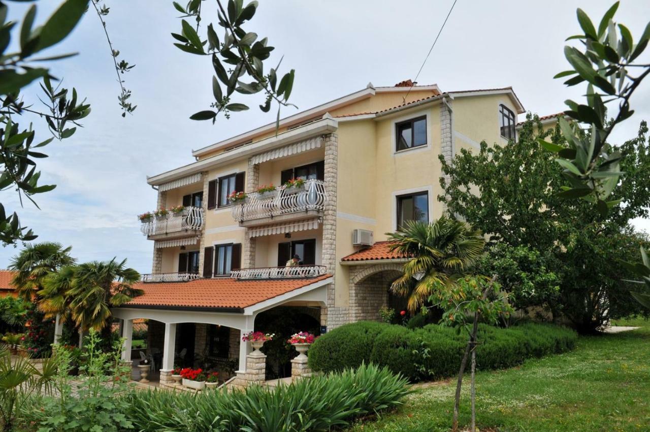 Hotel Haus Liliana Tar-Vabriga Exteriér fotografie