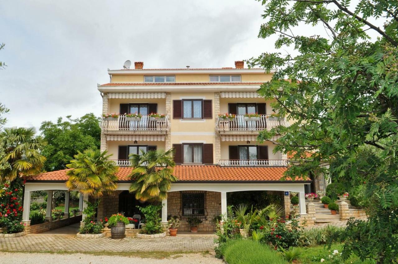 Hotel Haus Liliana Tar-Vabriga Exteriér fotografie
